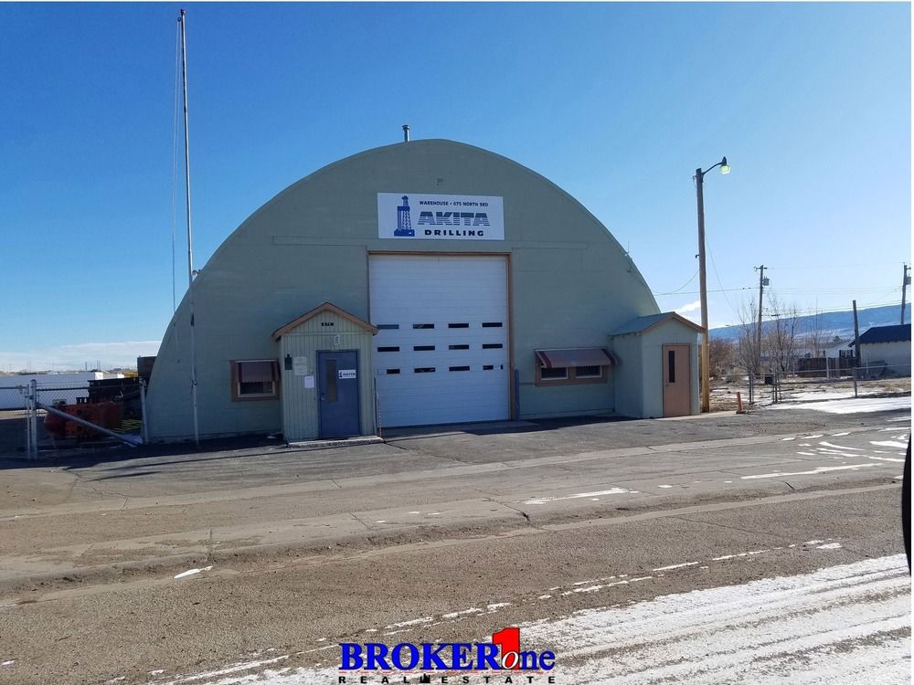 675 N 3rd Ave, Mills, WY 82604